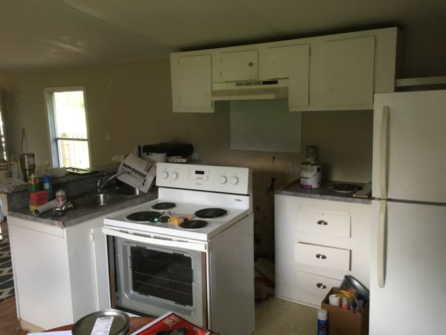 kitchenmakeover2before3.jpg