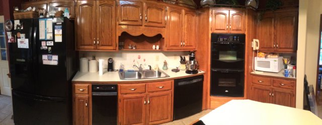 kitchenmakeoverbefore.jpg
